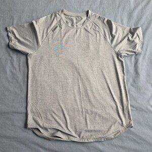 Legends T-Shirt - XL - Pale Grey